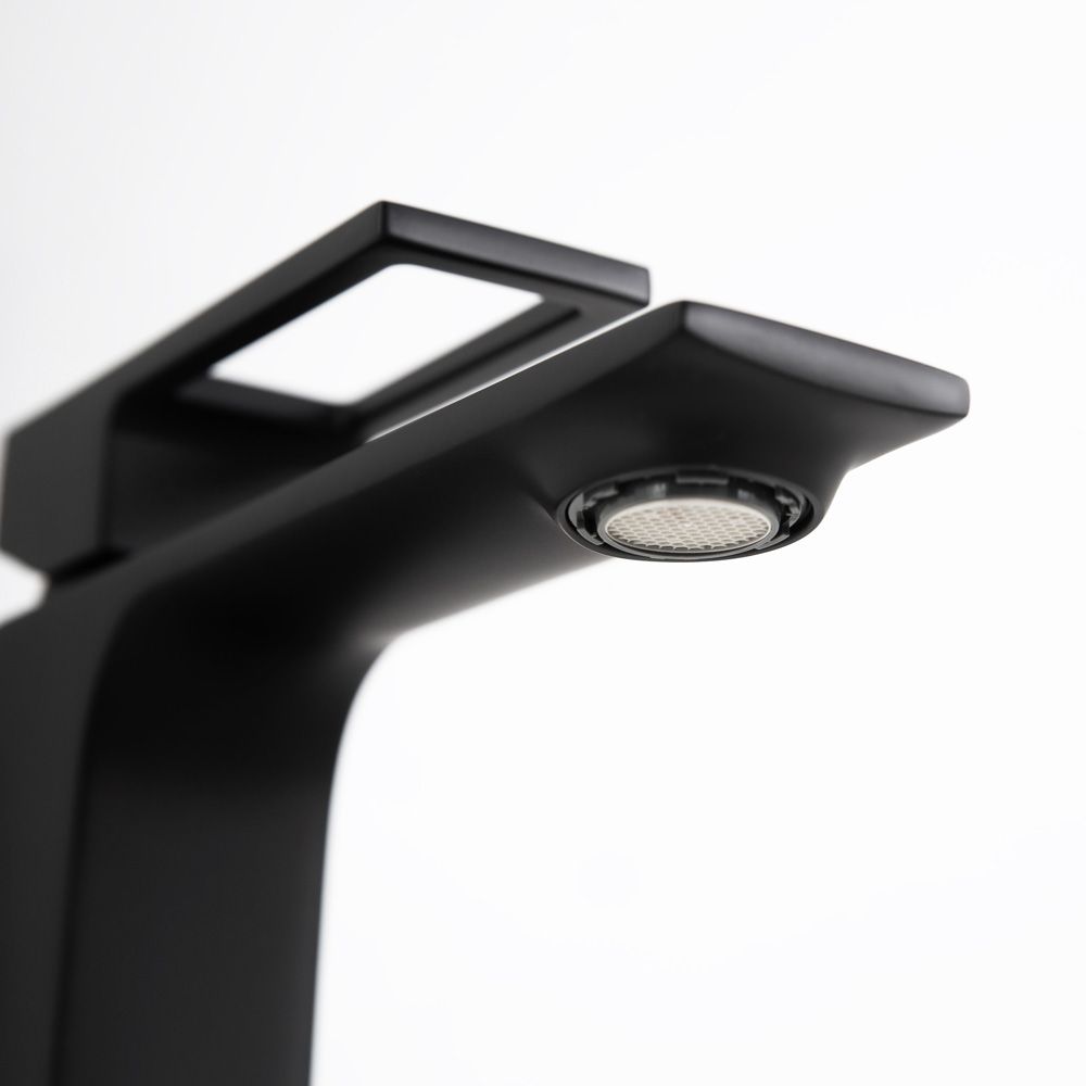 Смеситель для раковины  BelBagno LUCE LUC-LVM-NERO черный матовый Смеситель для раковины  BelBagno LUCE LUC-LVM-NERO черный матовый