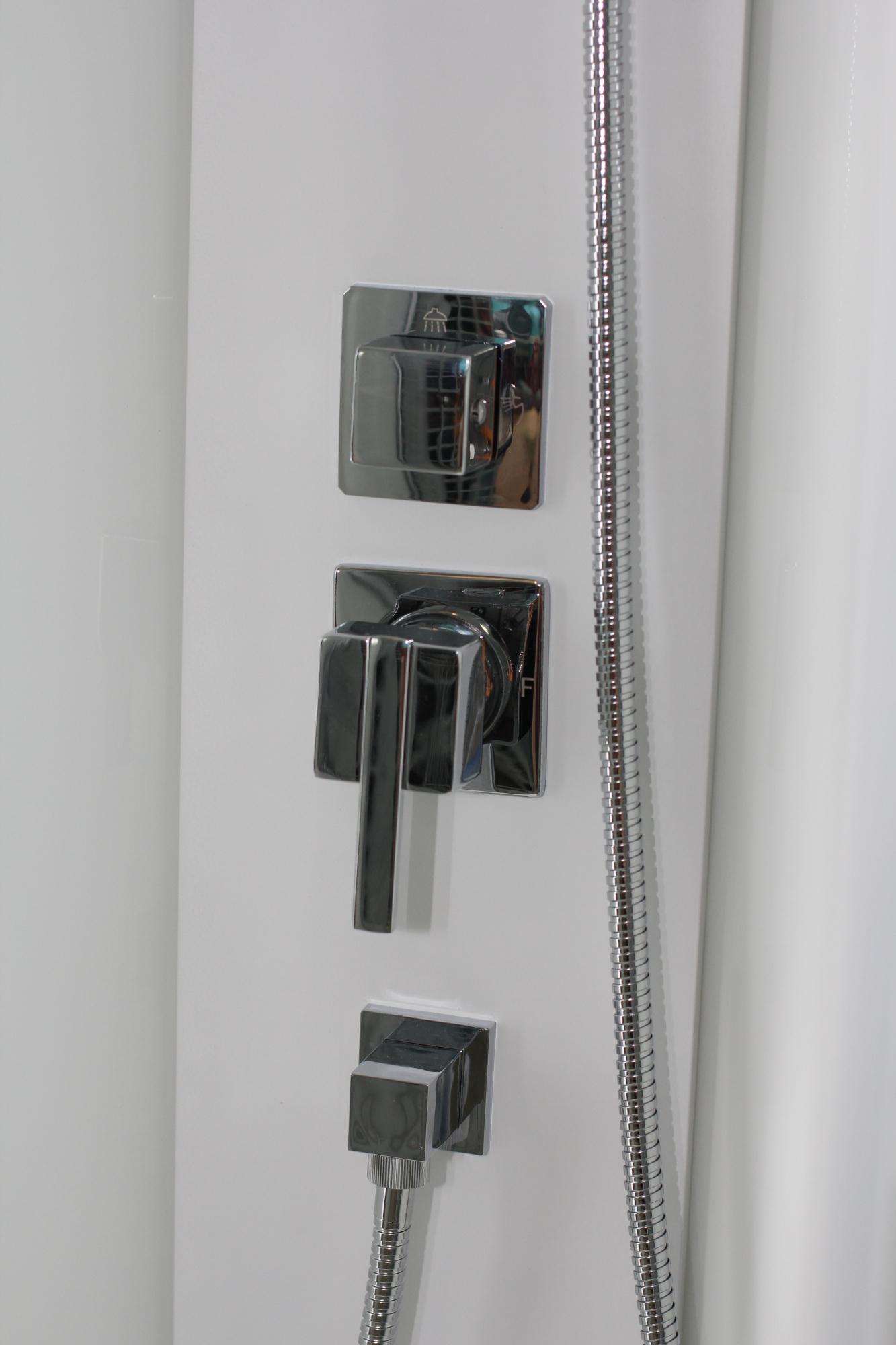 Душевая кабина Ceruttispa 90x225 CHIKA901T профиль хром