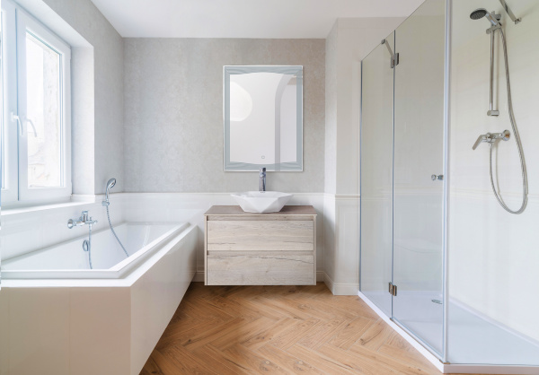 Зеркало с встроенным светильником 60x80 см BelBagno  SPC-LNS-600-800-LED-TCH Зеркало с встроенным светильником 60x80 см BelBagno  SPC-LNS-600-800-LED-TCH