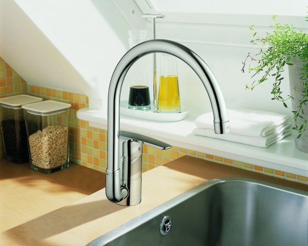 Смеситель однорычажный для мойки  Grohe Nova (oras) 32752000 хром Смеситель однорычажный для мойки  Grohe Nova (oras) 32752000 хром