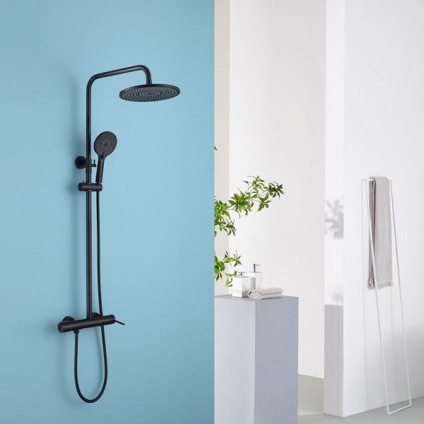 Душевая стойка ABBER Emotion AF8816B с изливом черная матовая Душевая стойка ABBER Emotion AF8816B с изливом черная матовая