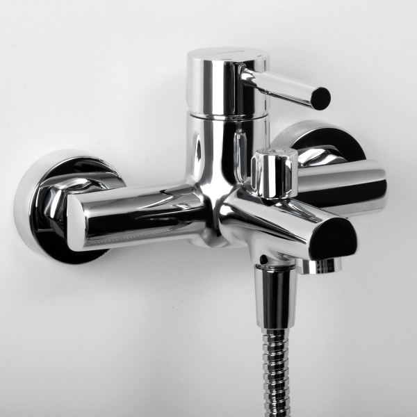 Смеситель для ванны с душевым гарнитуром WasserKRAFT Main 4101 хром глянцевый