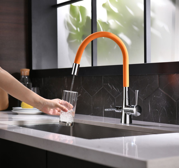Смеситель для кухни Lemark Comfort LM3074C-White с подключением к фильтру с питьевой водой Смеситель для кухни Lemark Comfort LM3074C-White с подключением к фильтру с питьевой водой