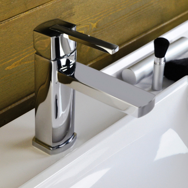 Смеситель для раковины с донным клапаном Webert Azeta New AA830102015 хром глянцевый