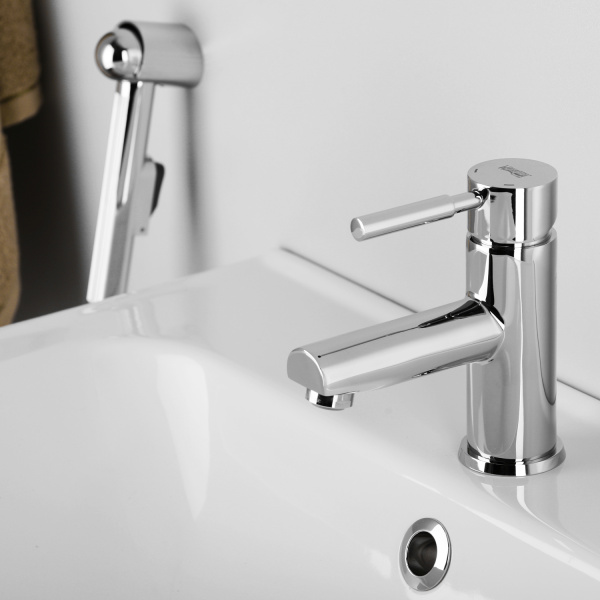 Смеситель для раковины с гигиеническим душем WasserKRAFT Main 4108 хромоникелевый глянцевый