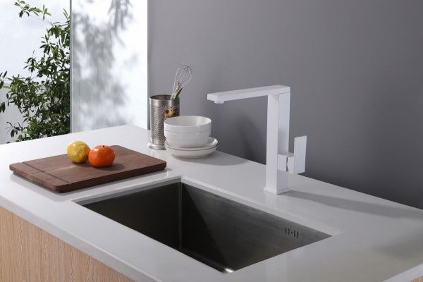 Смеситель для кухни ABBER Daheim AF8214W белый Смеситель для кухни ABBER Daheim AF8214W белый