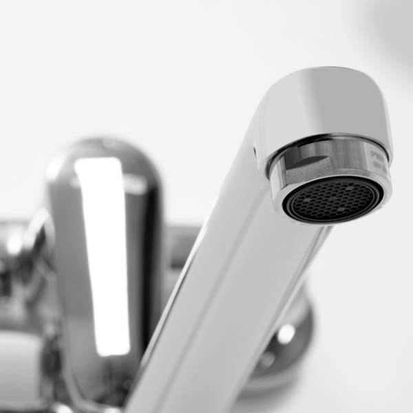 Смеситель для ванны с душевым гарнитуром WasserKRAFT Vils 5602L хром глянцевый