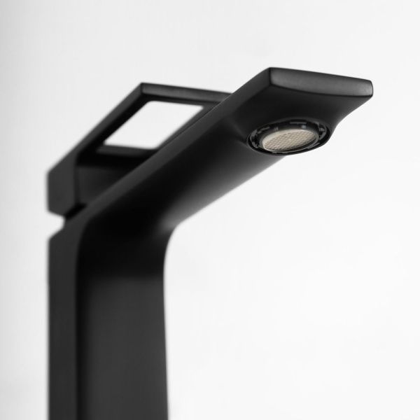 Смеситель для накладных  BelBagno LUCE LUC-LMC-NERO-W0 черный матовый Смеситель для накладных  BelBagno LUCE LUC-LMC-NERO-W0 черный матовый