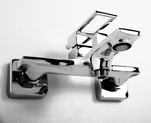 Смеситель для ванны и душа  BelBagno LUCE LUC-VAS-CRM хром Смеситель для ванны и душа  BelBagno LUCE LUC-VAS-CRM хром