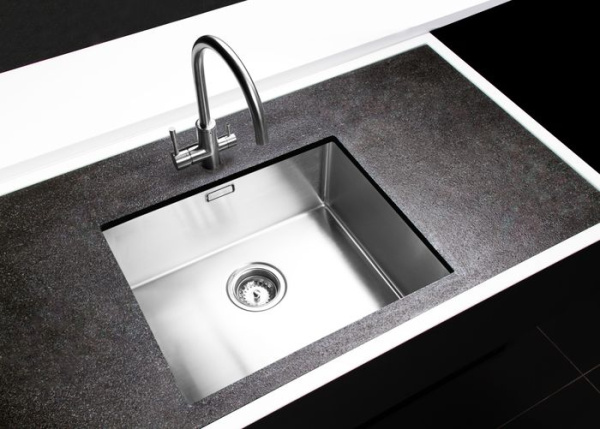 Мойка для кухни Iddis Edifice 55 см EDI54S0i77 полированный хром