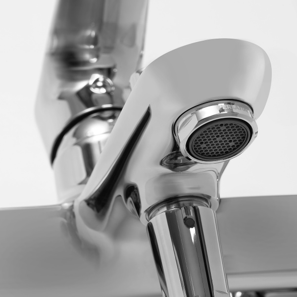 Смеситель для ванны с душевым гарнитуром WasserKRAFT Vils 5601 хром глянцевый