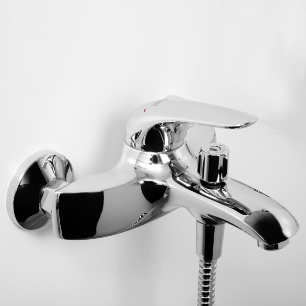 Смеситель для ванны с душевым гарнитуром WasserKRAFT Rossel 2801 хром глянцевый