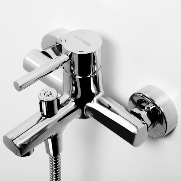 Смеситель для ванны с душевым гарнитуром WasserKRAFT Main 4101 хром глянцевый